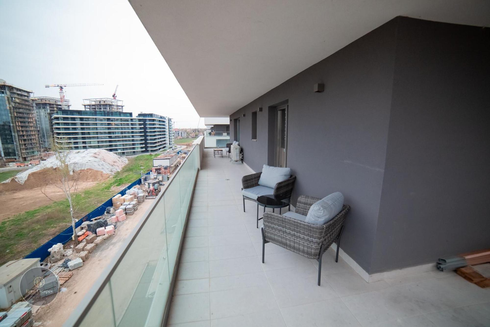 Apartment Executive 2Br Apartment With Fast Wi-Fi & Wraparound Balcony Near Promenada Mall Bucharest