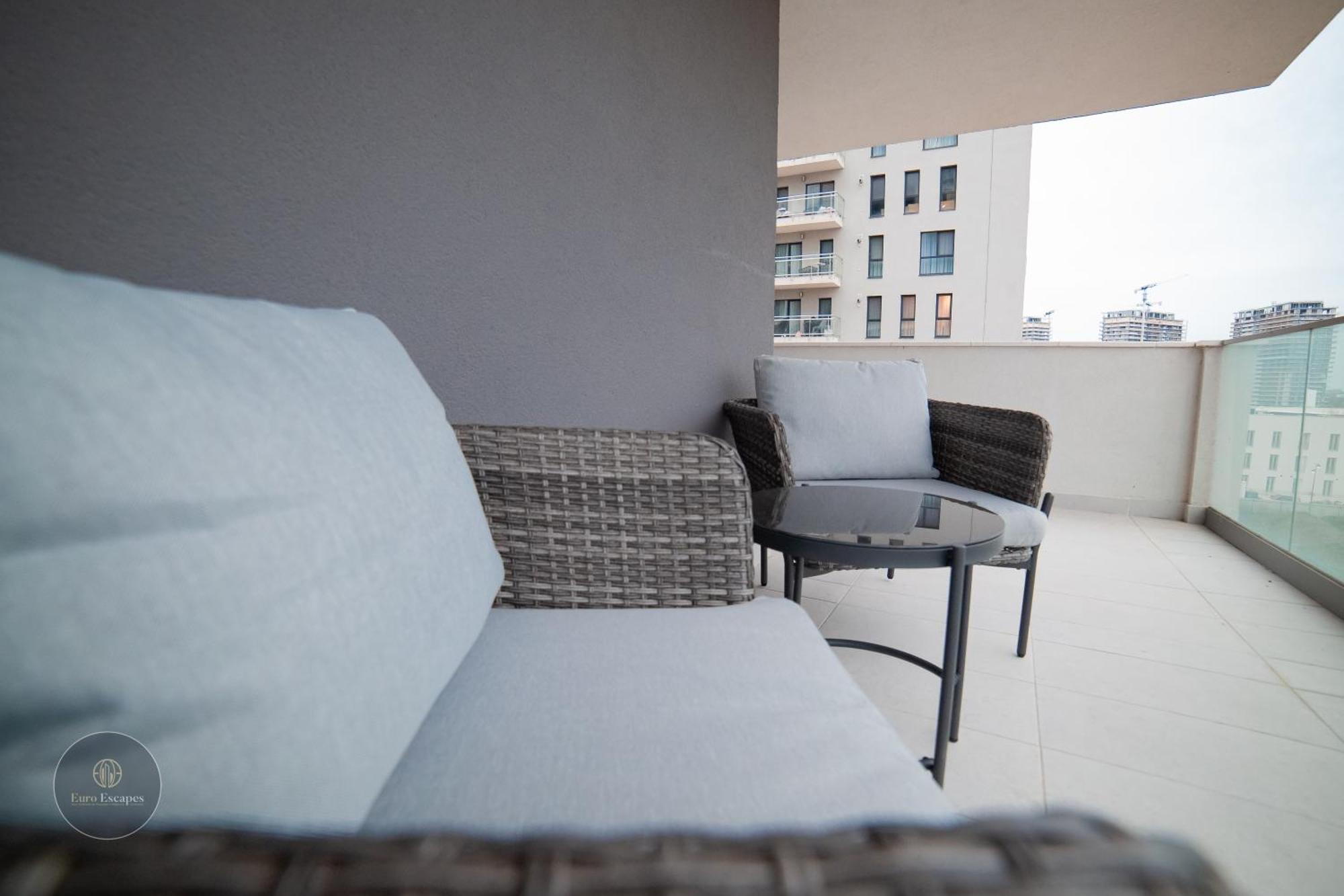 Executive 2Br Apartment With Fast Wi-Fi & Wraparound Balcony Near Promenada Mall * Bucarest