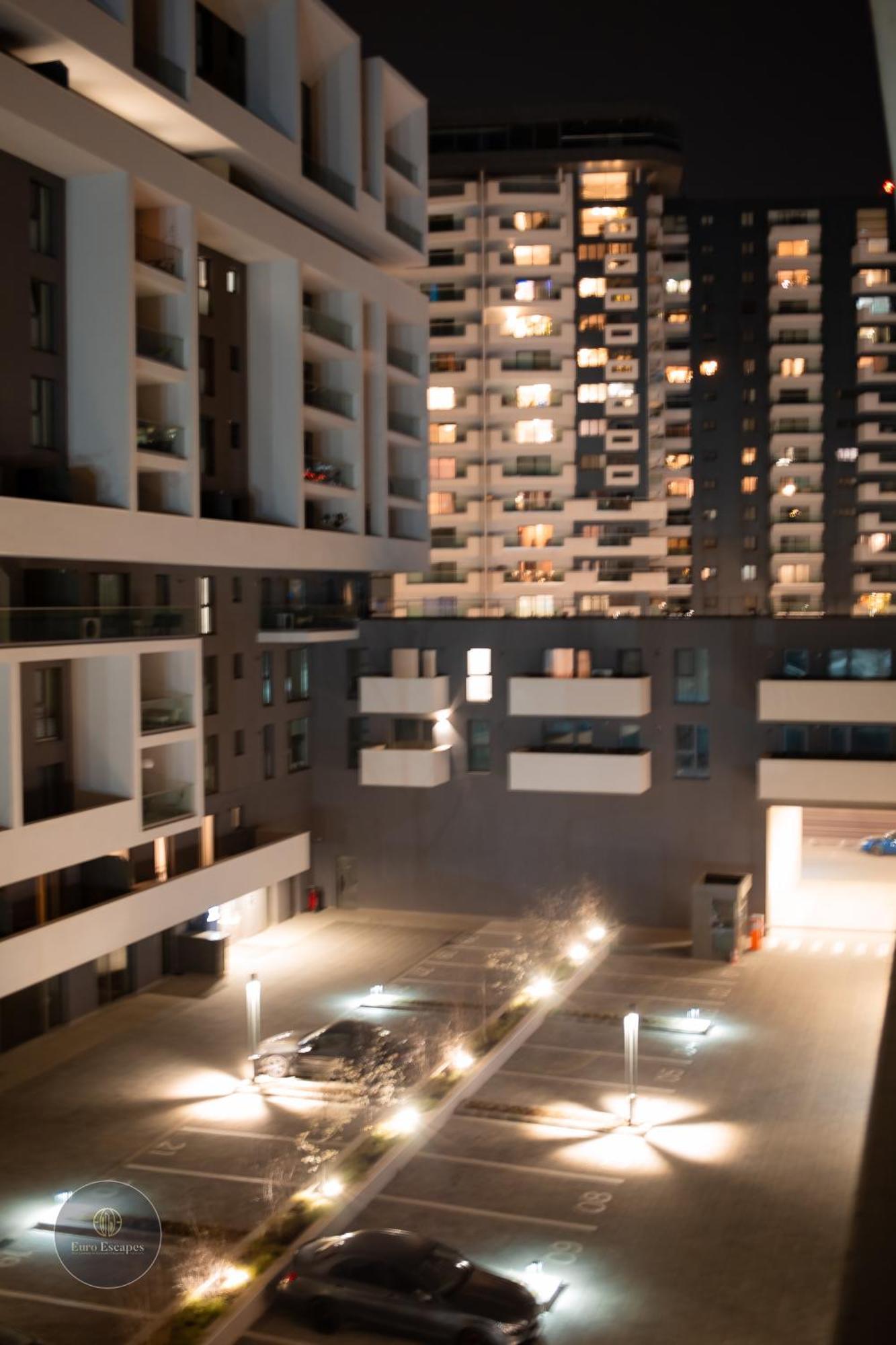 Apartment Executive 2Br Apartment With Fast Wi-Fi & Wraparound Balcony Near Promenada Mall