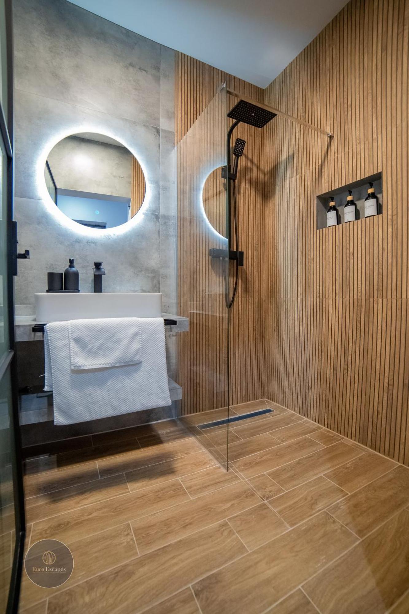 Executive 2Br Apartment With Fast Wi-Fi & Wraparound Balcony Near Promenada Mall בוקרשט